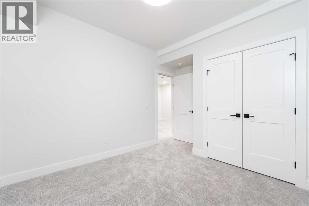 8 Vantage Drive, Cochrane