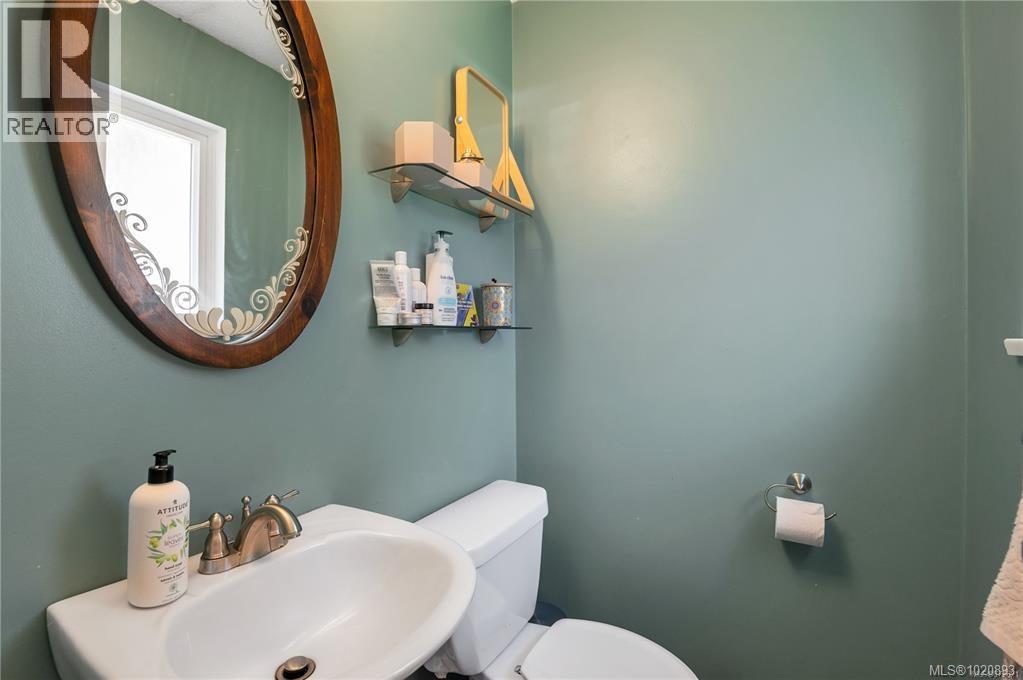 688 Glenalan Rd, Campbell River