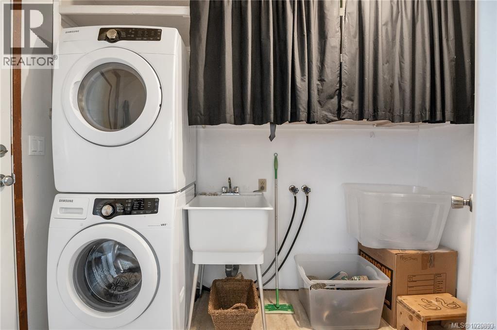 688 Glenalan Rd, Campbell River