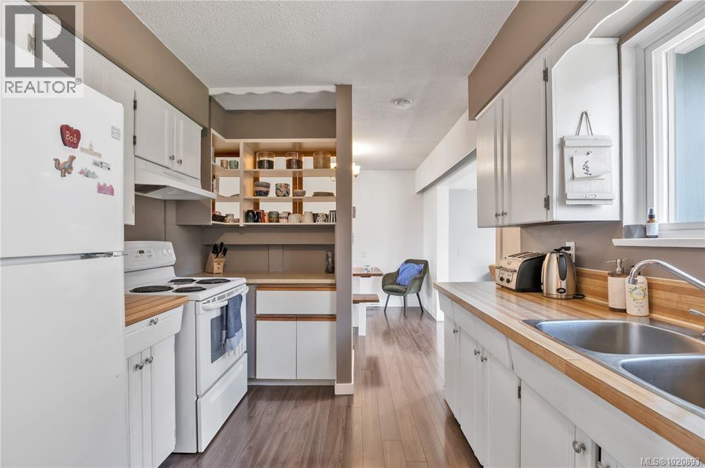 688 Glenalan Rd, Campbell River