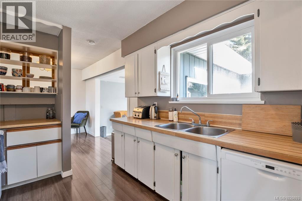 688 Glenalan Rd, Campbell River