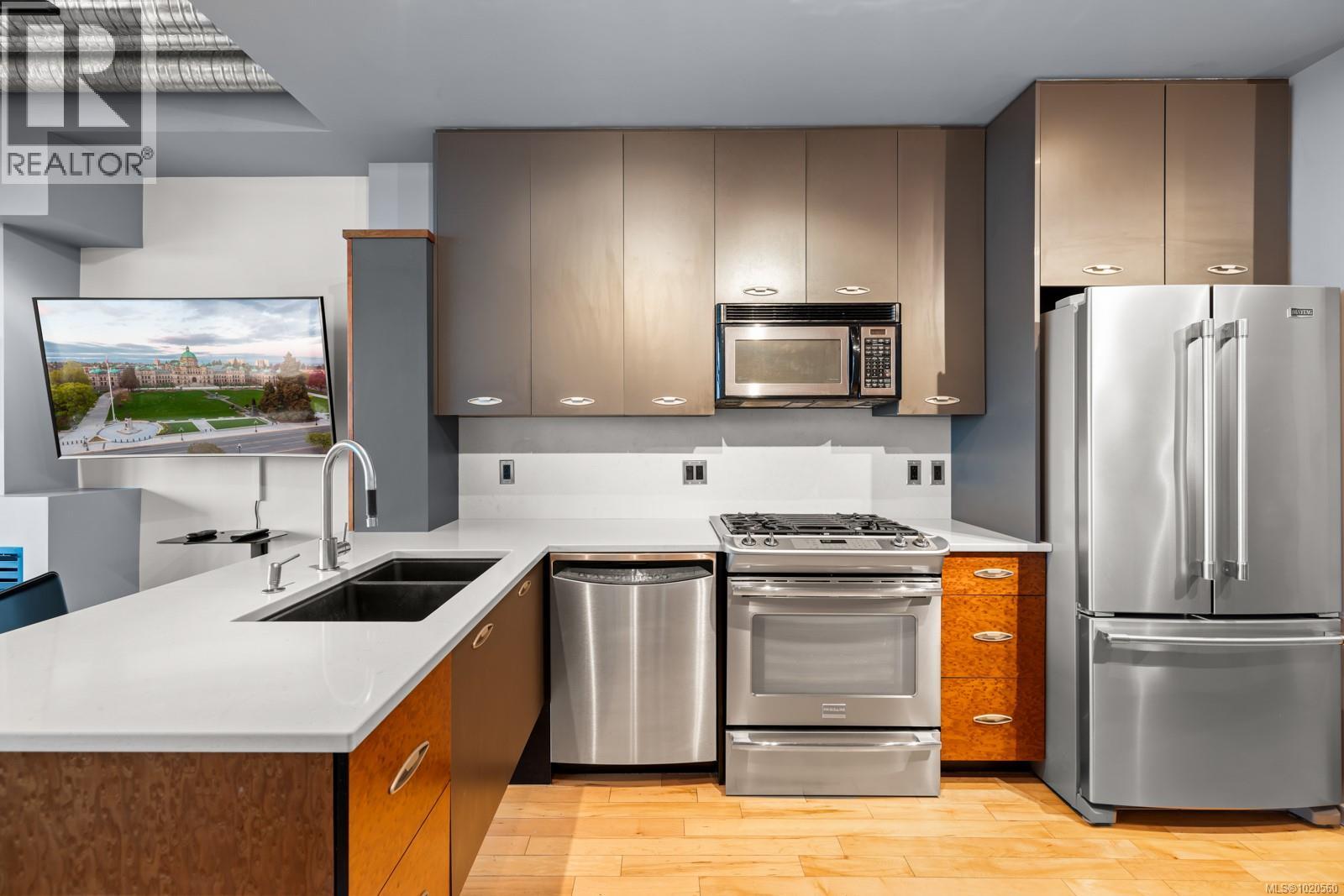 413 21 Erie St, Victoria