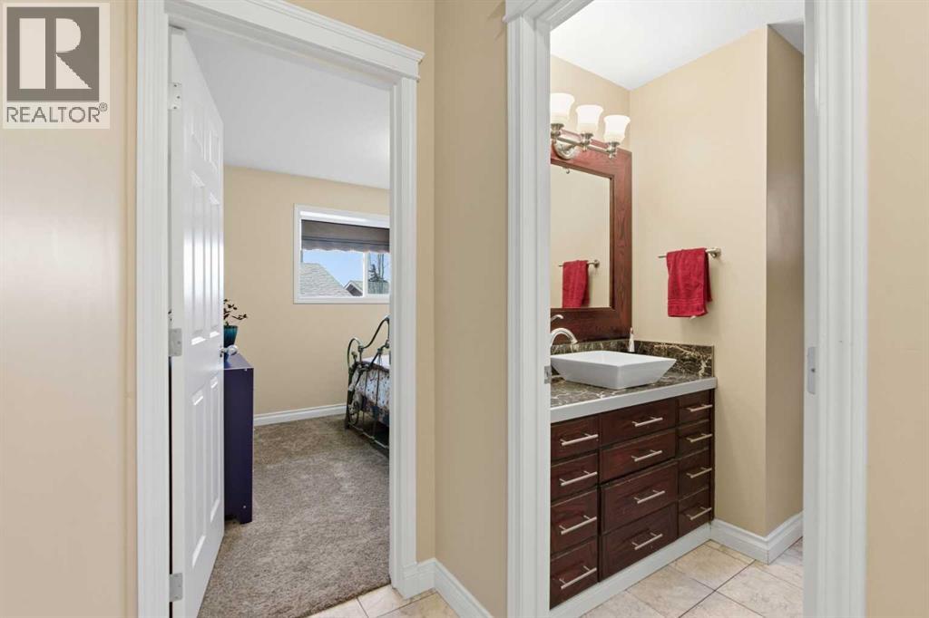 Single Family House Bi-level for Sale in  Whitehorn Drive NE Whitehorn Calgary 