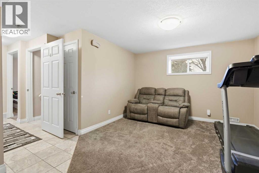 Single Family House Bi-level for Sale in  Whitehorn Drive NE Whitehorn Calgary 