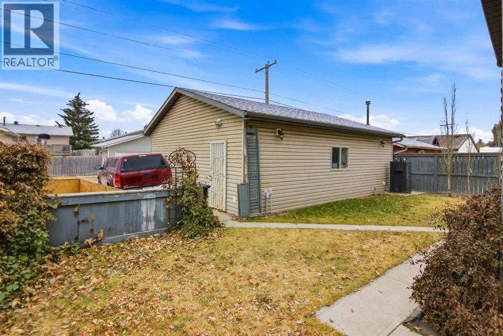 Single Family House Bi-level for Sale in  Whitehorn Drive NE Whitehorn Calgary 