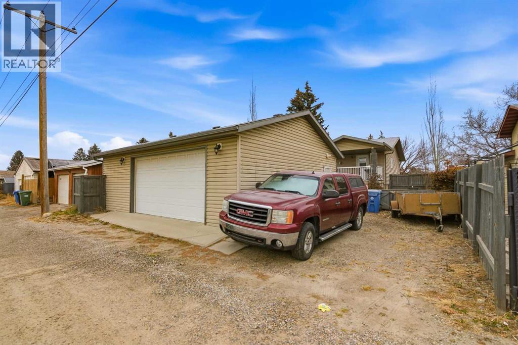 Single Family House Bi-level for Sale in  Whitehorn Drive NE Whitehorn Calgary 