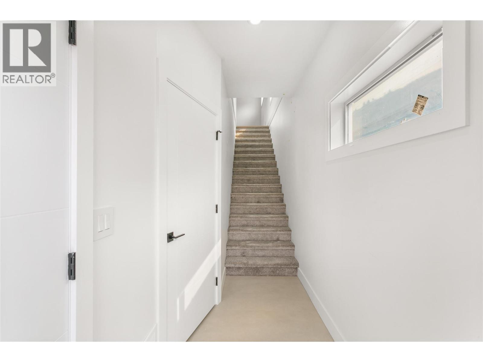  2711 Hewl Road, West Kelowna