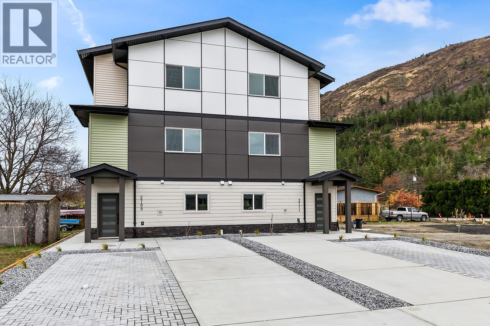  2711 Hewl Road, West Kelowna