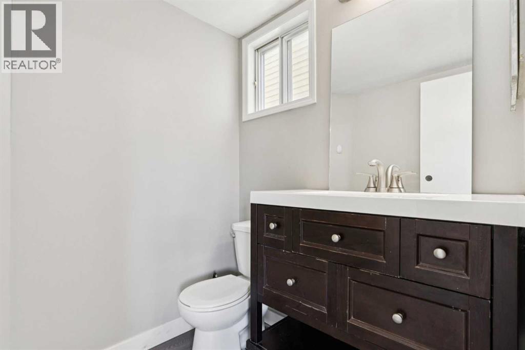 Single Family House for Sale in  Falmere Way NE Falconridge Calgary 