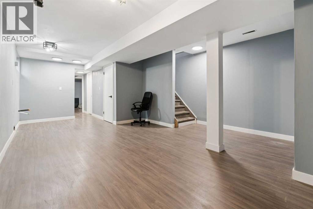 Single Family House for Sale in  Falmere Way NE Falconridge Calgary 