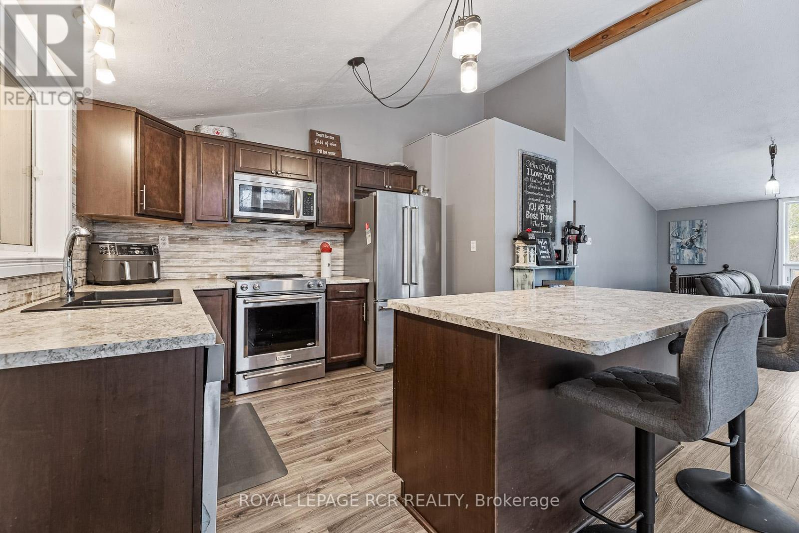 573106 SOUTHGATE SIDEROAD 57 - 8