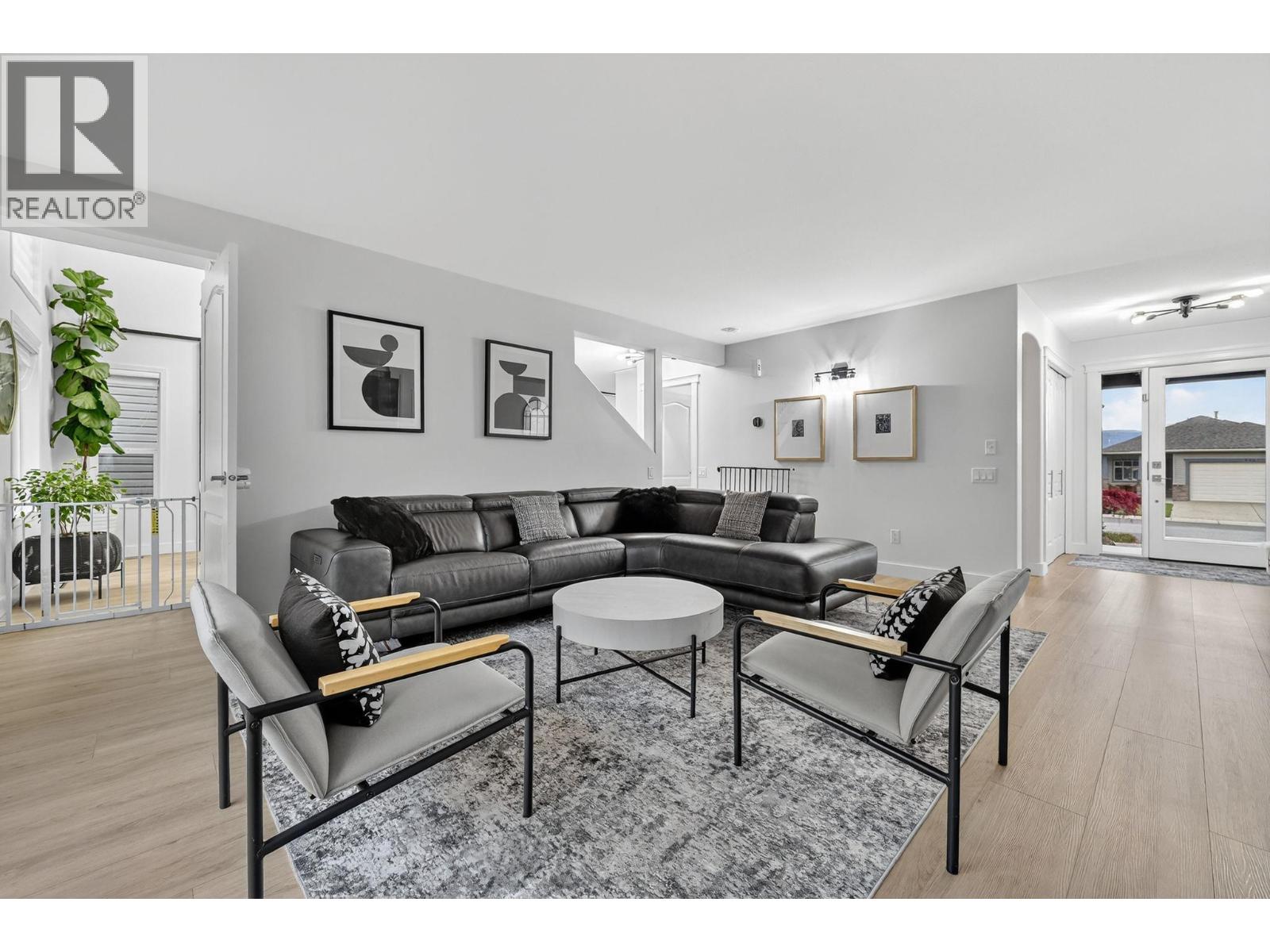  667 South Crest Drive, Kelowna