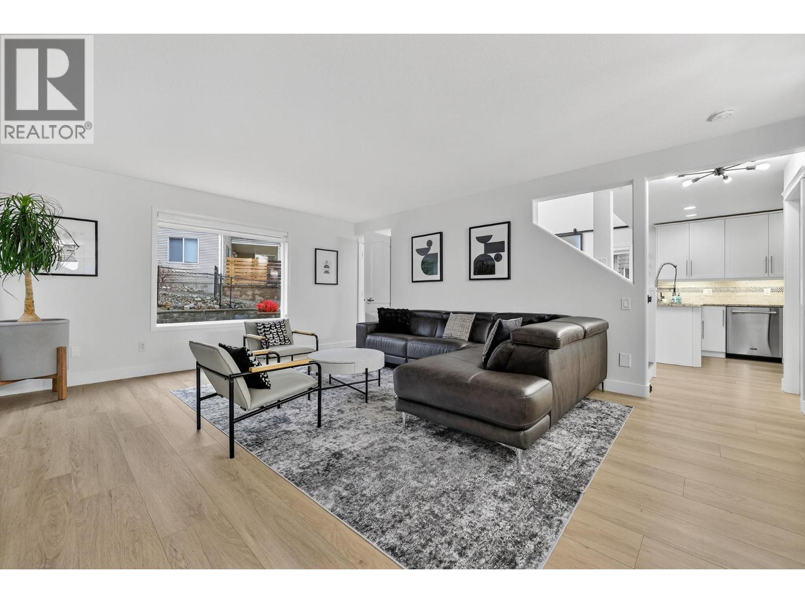  667 South Crest Drive, Kelowna