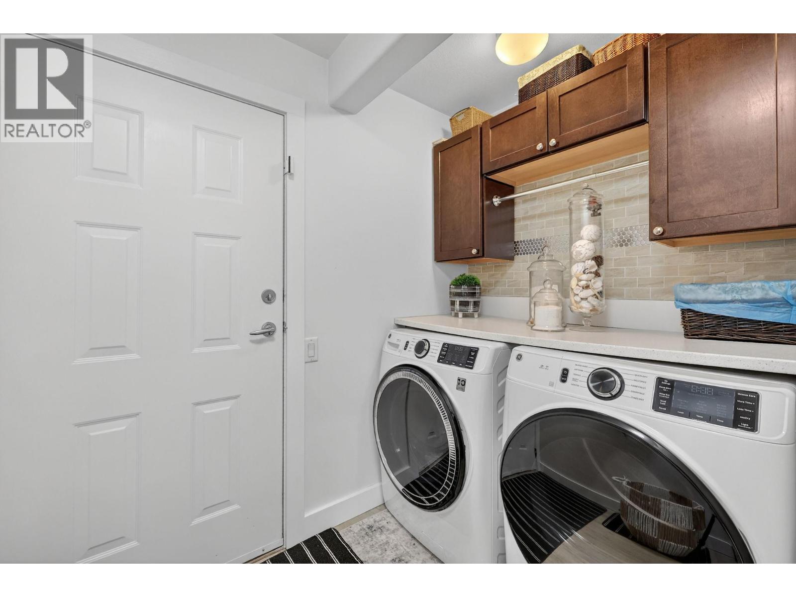  667 South Crest Drive, Kelowna