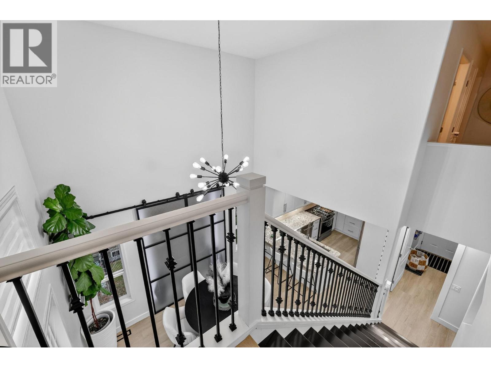  667 South Crest Drive, Kelowna