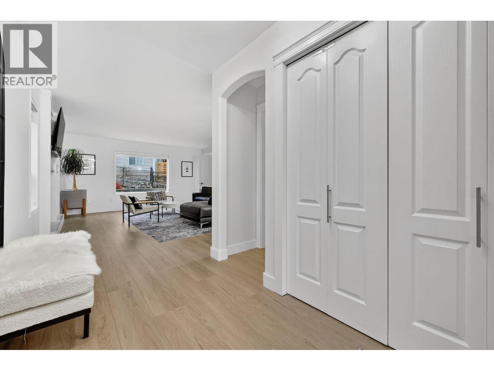  667 South Crest Drive, Kelowna