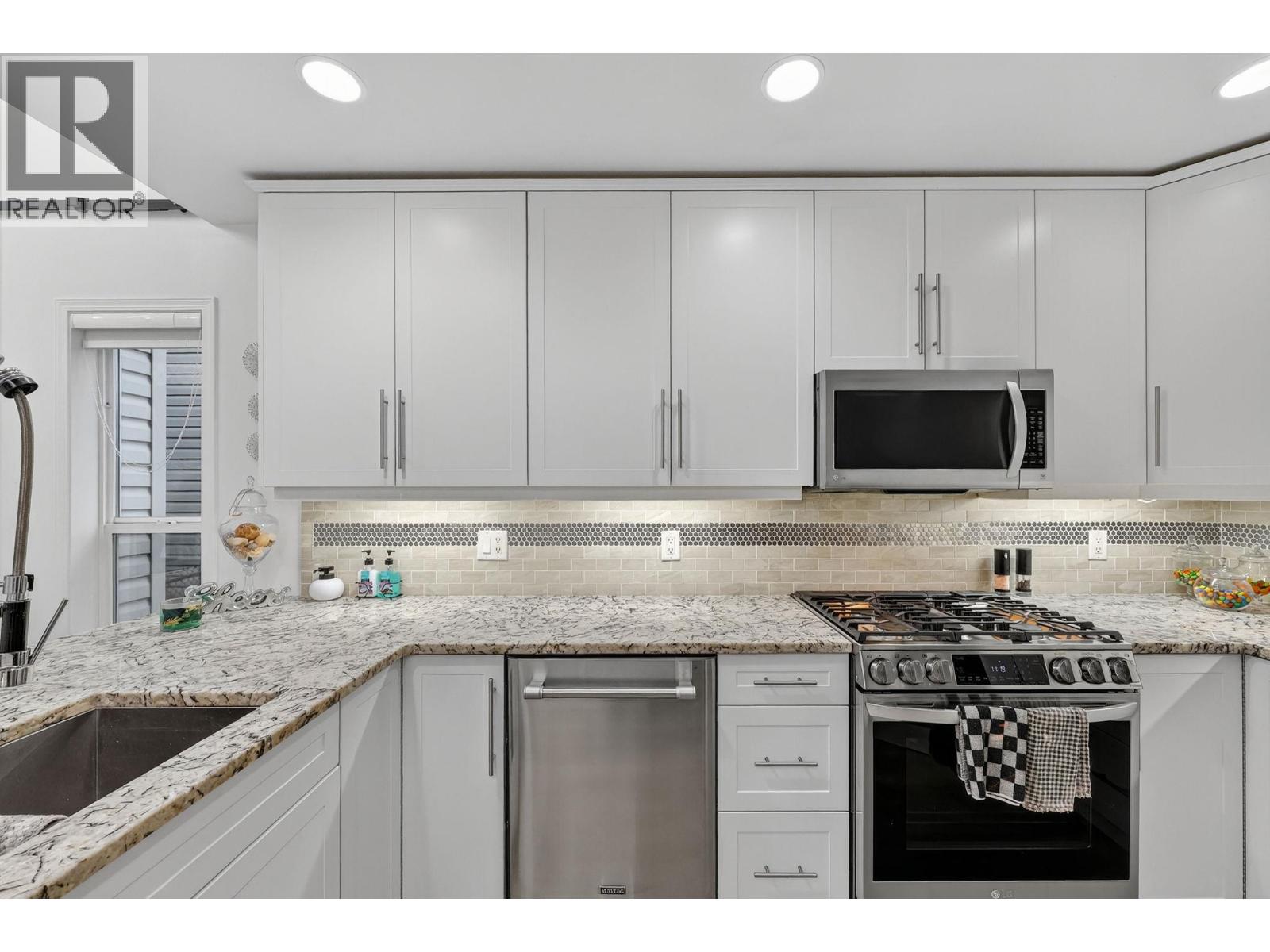  667 South Crest Drive, Kelowna