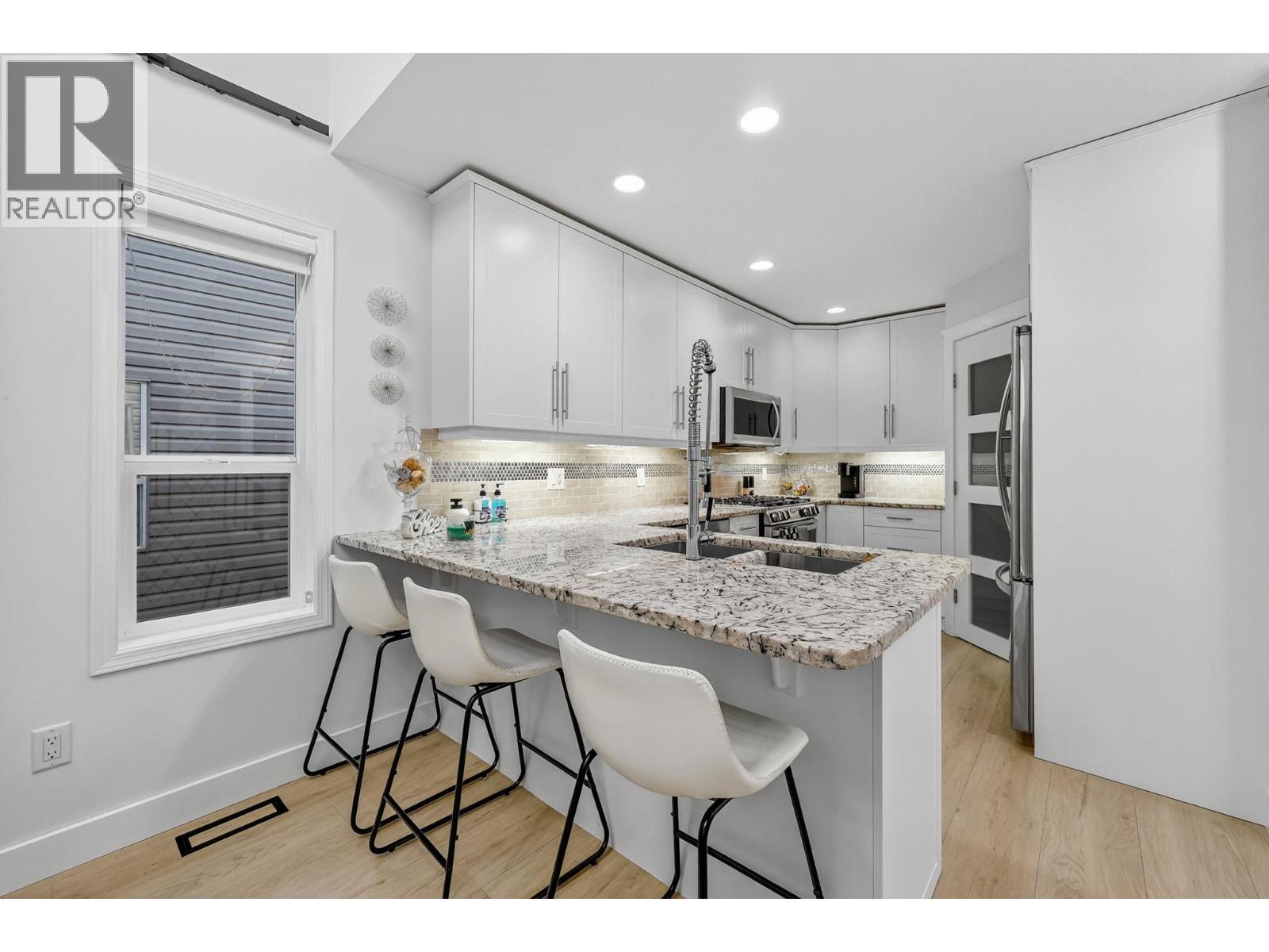  667 South Crest Drive, Kelowna