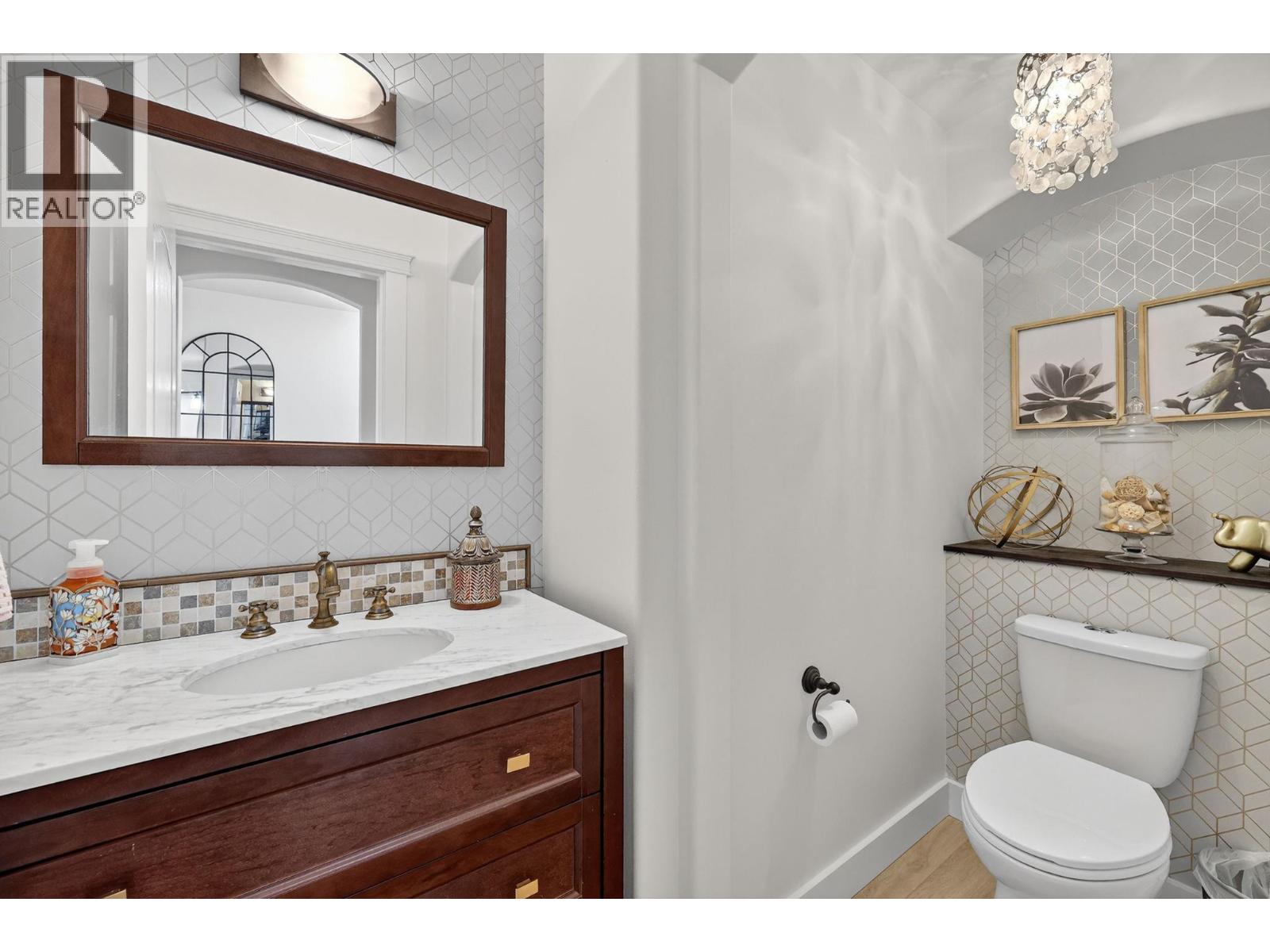  667 South Crest Drive, Kelowna