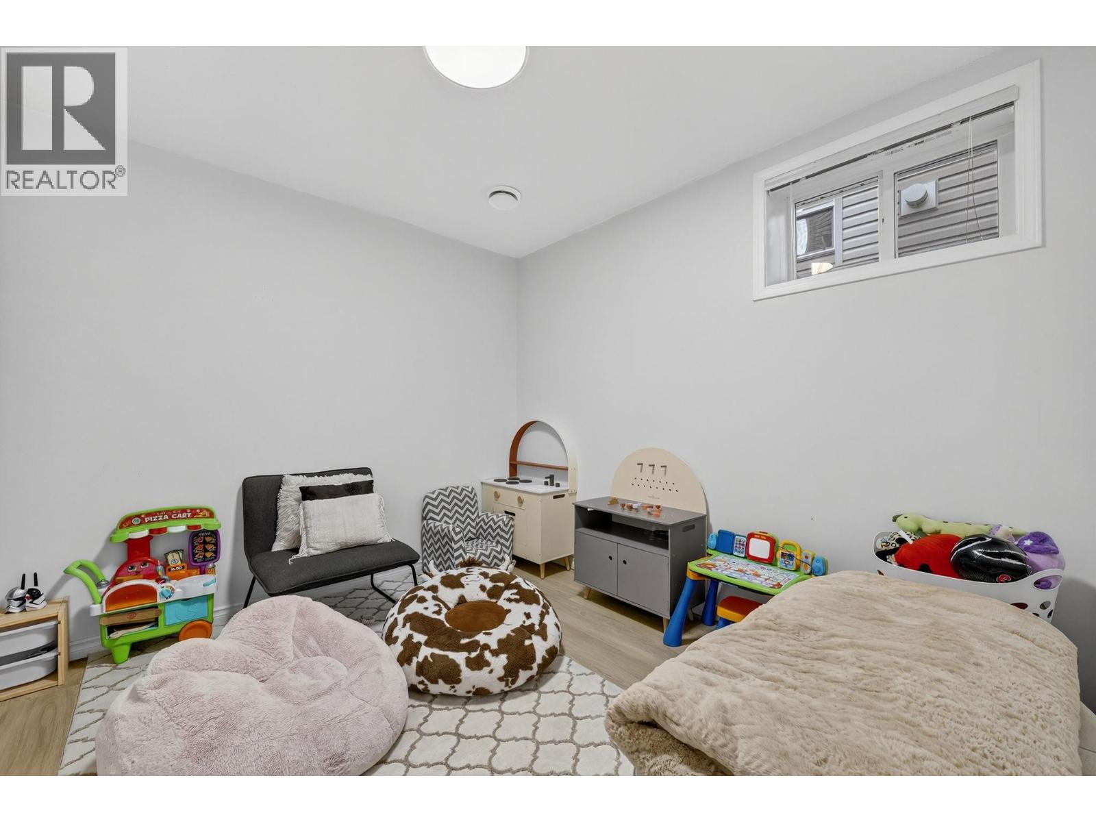  667 South Crest Drive, Kelowna