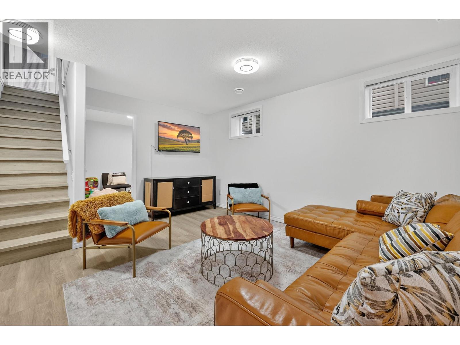  667 South Crest Drive, Kelowna