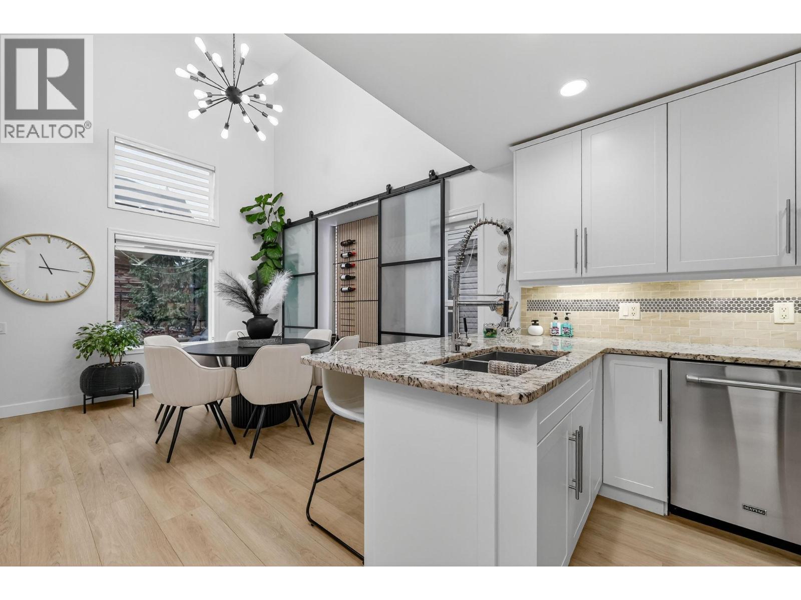  667 South Crest Drive, Kelowna