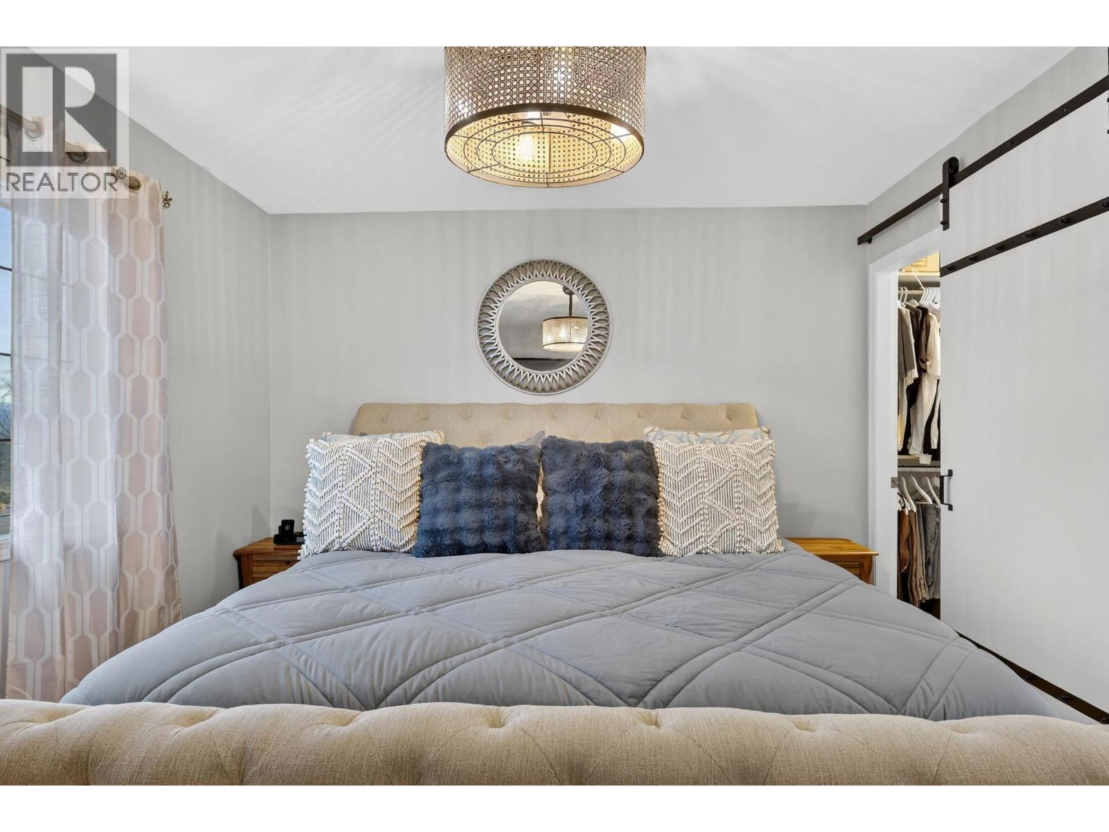  667 South Crest Drive, Kelowna