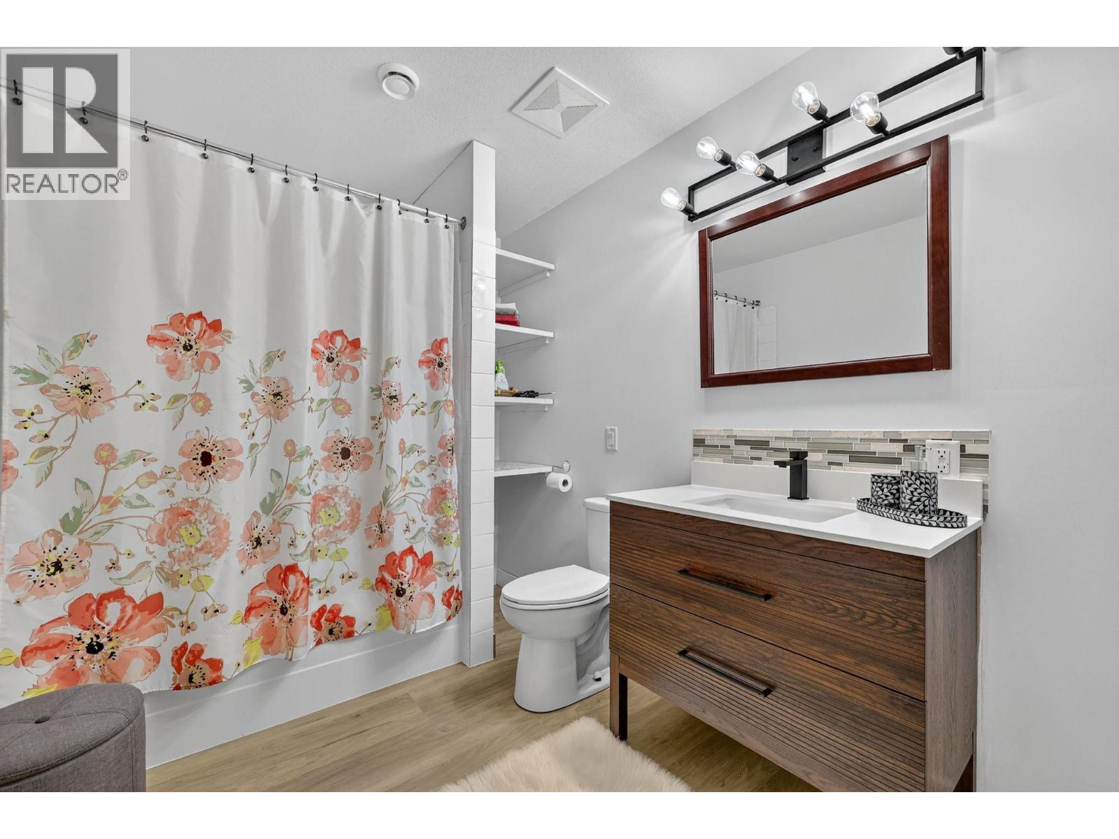  667 South Crest Drive, Kelowna