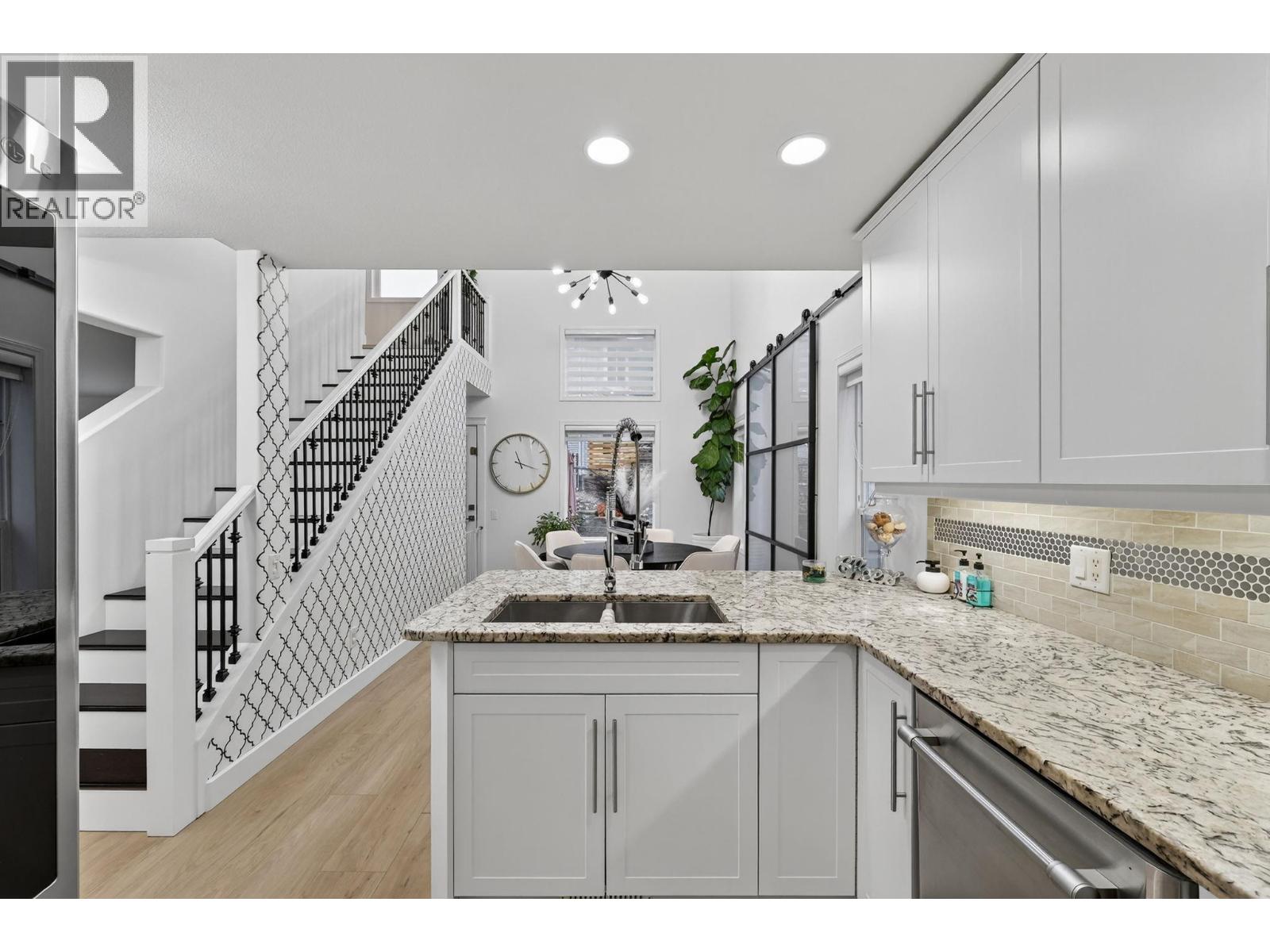  667 South Crest Drive, Kelowna