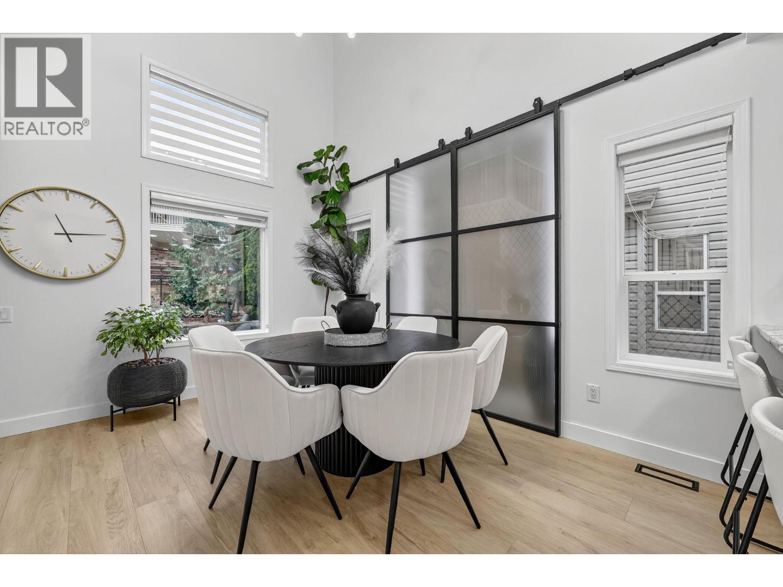  667 South Crest Drive, Kelowna