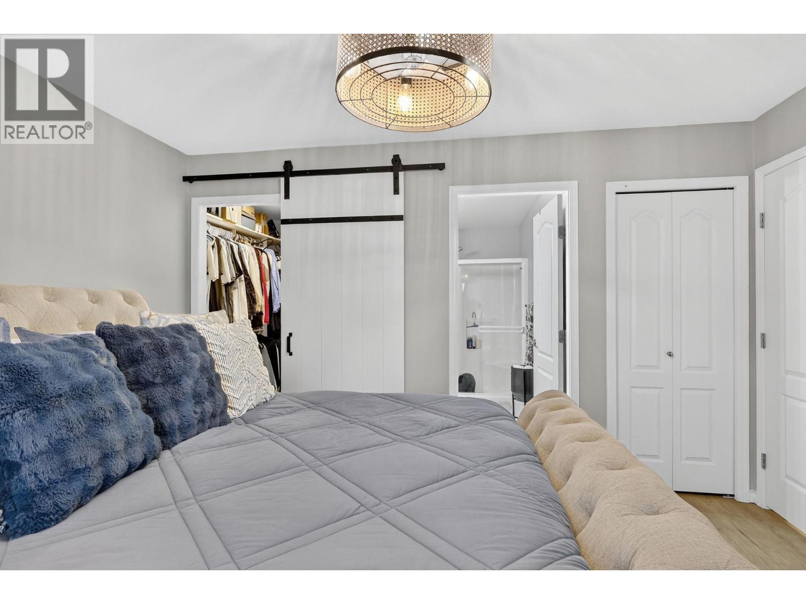  667 South Crest Drive, Kelowna