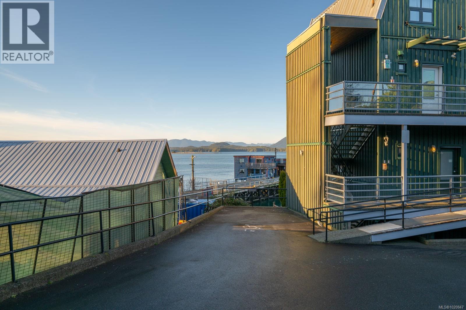 208 230 Main St, Tofino