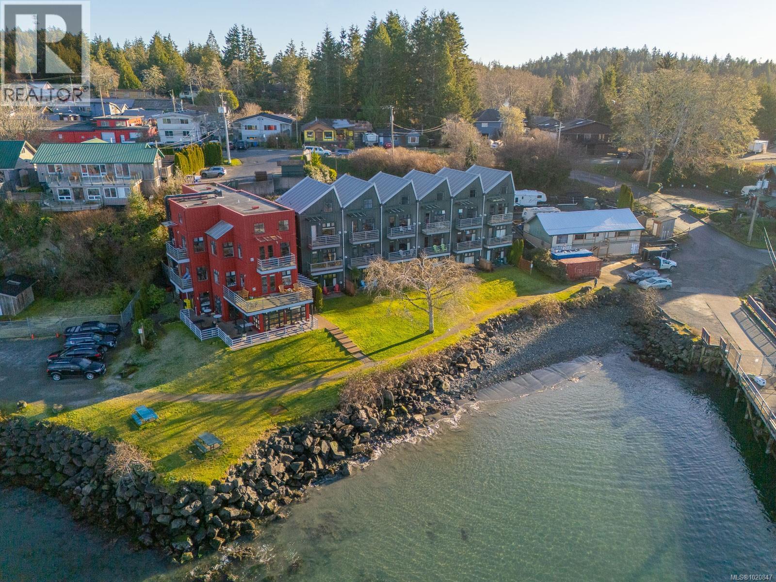 208 230 Main St, Tofino