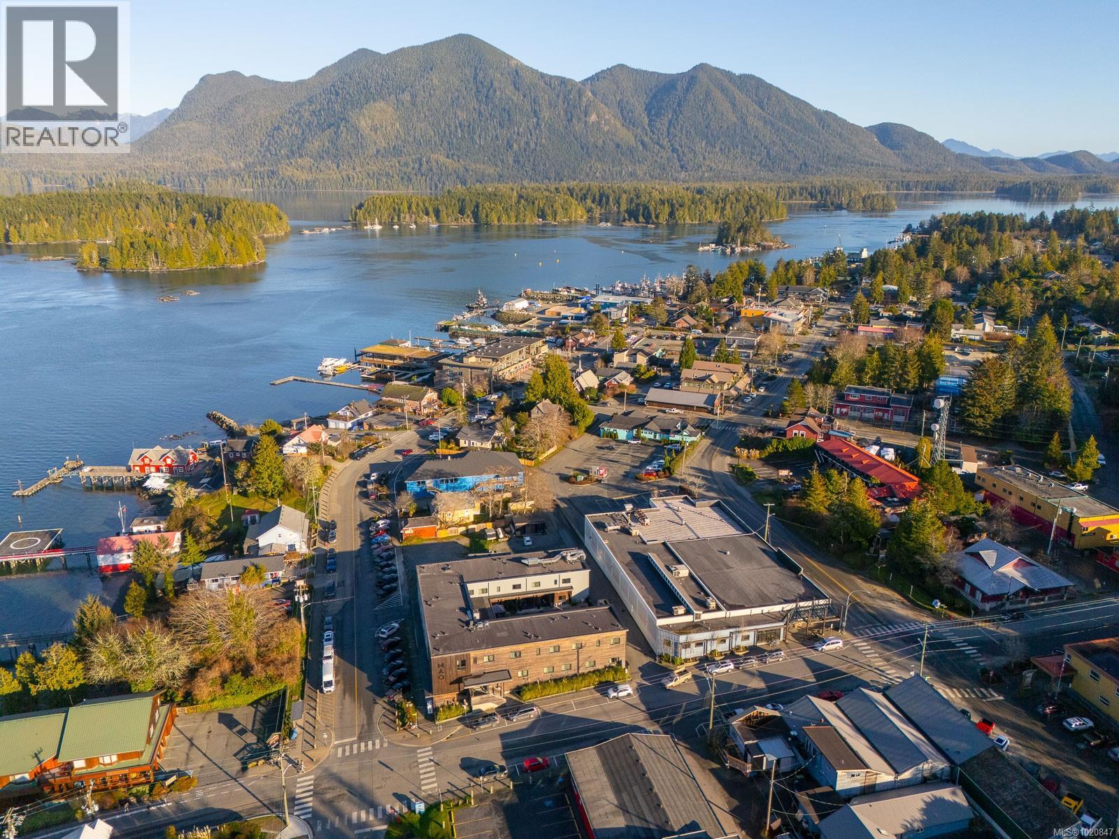 208 230 Main St, Tofino