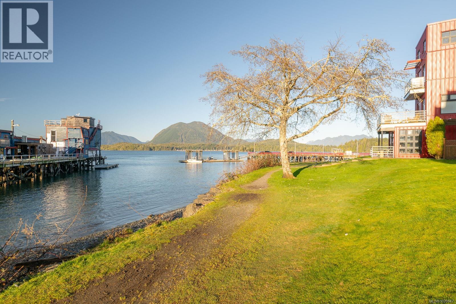 208 230 Main St, Tofino