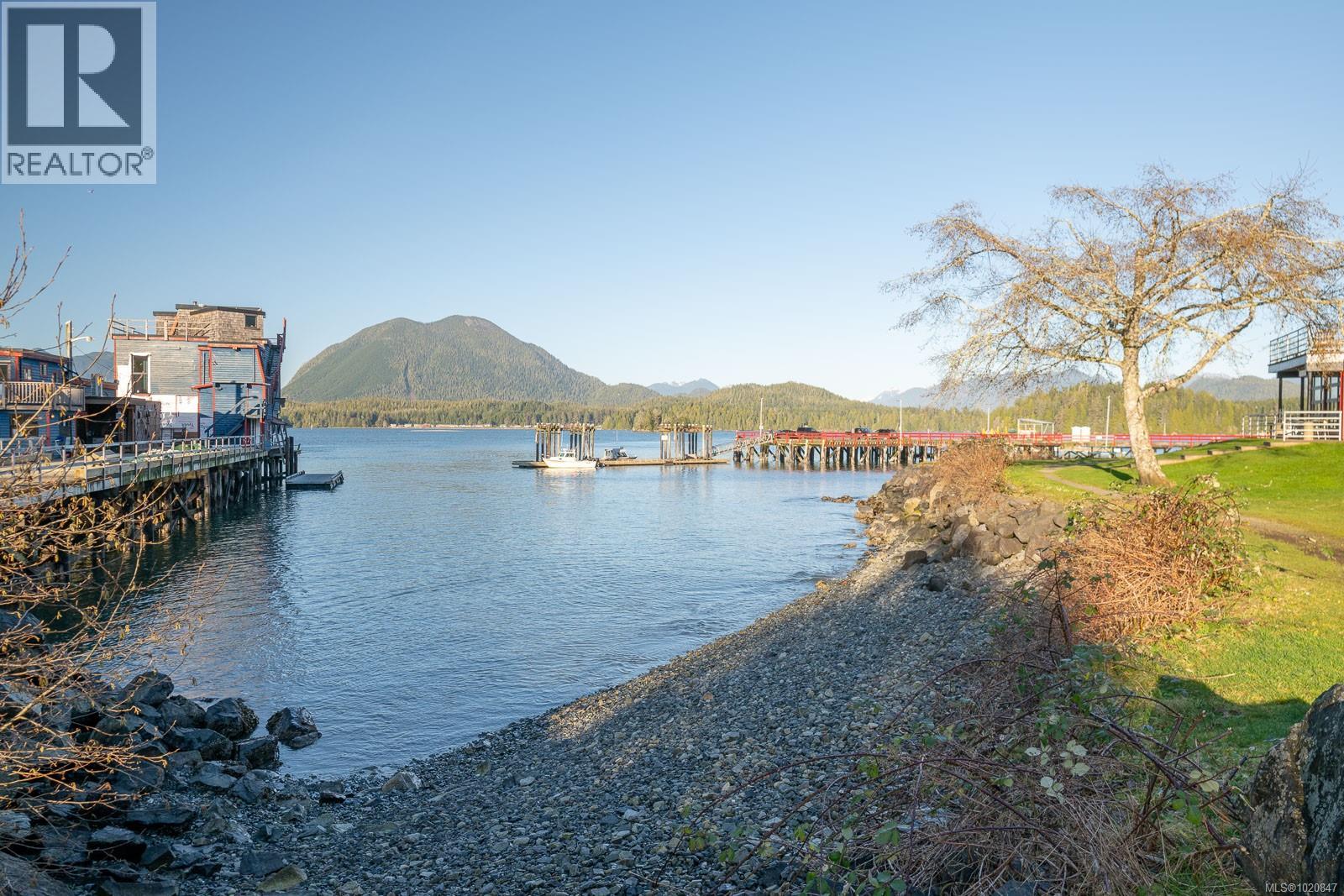 208 230 Main St, Tofino