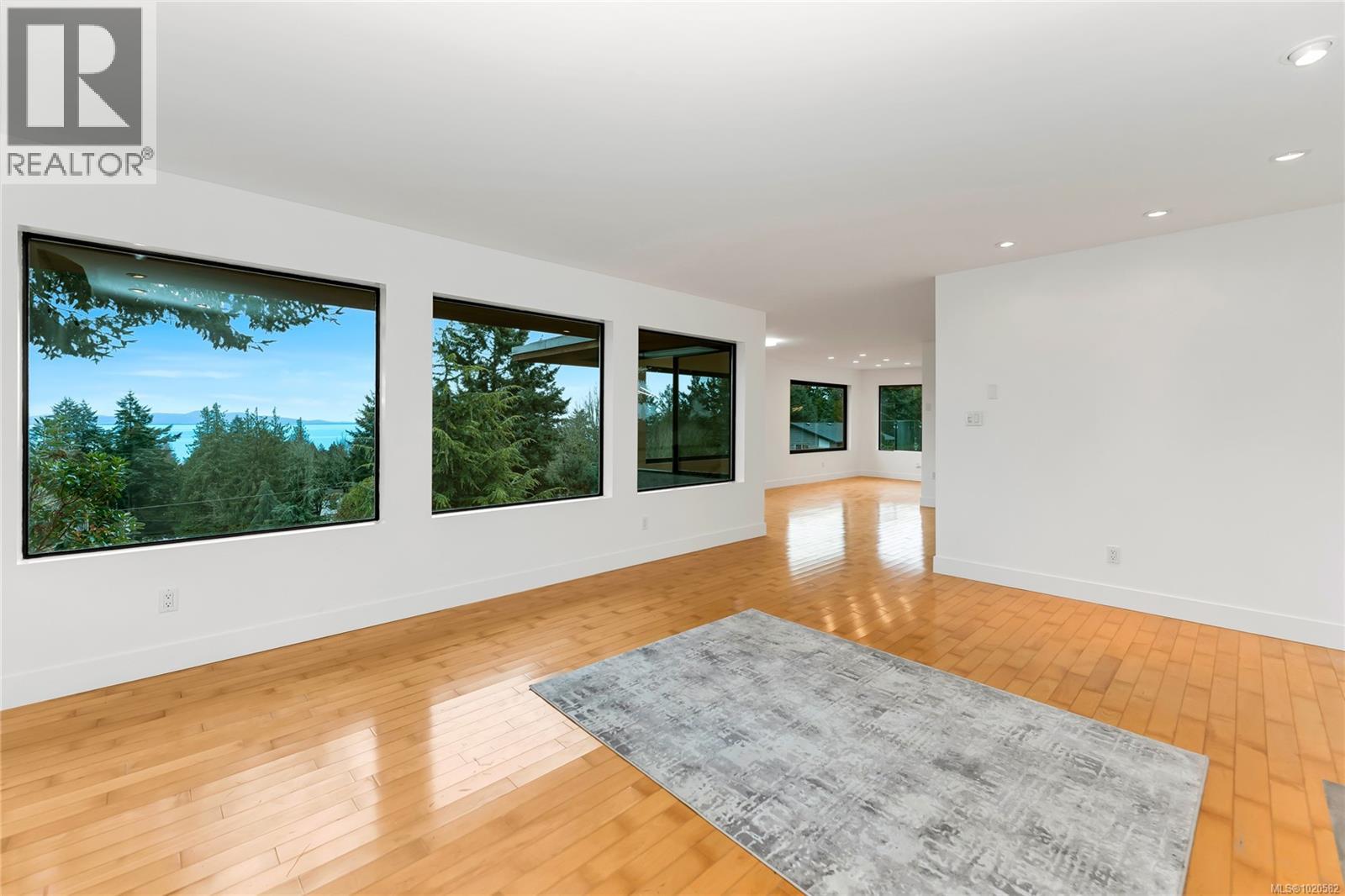 5198 Beckton Rd, Saanich