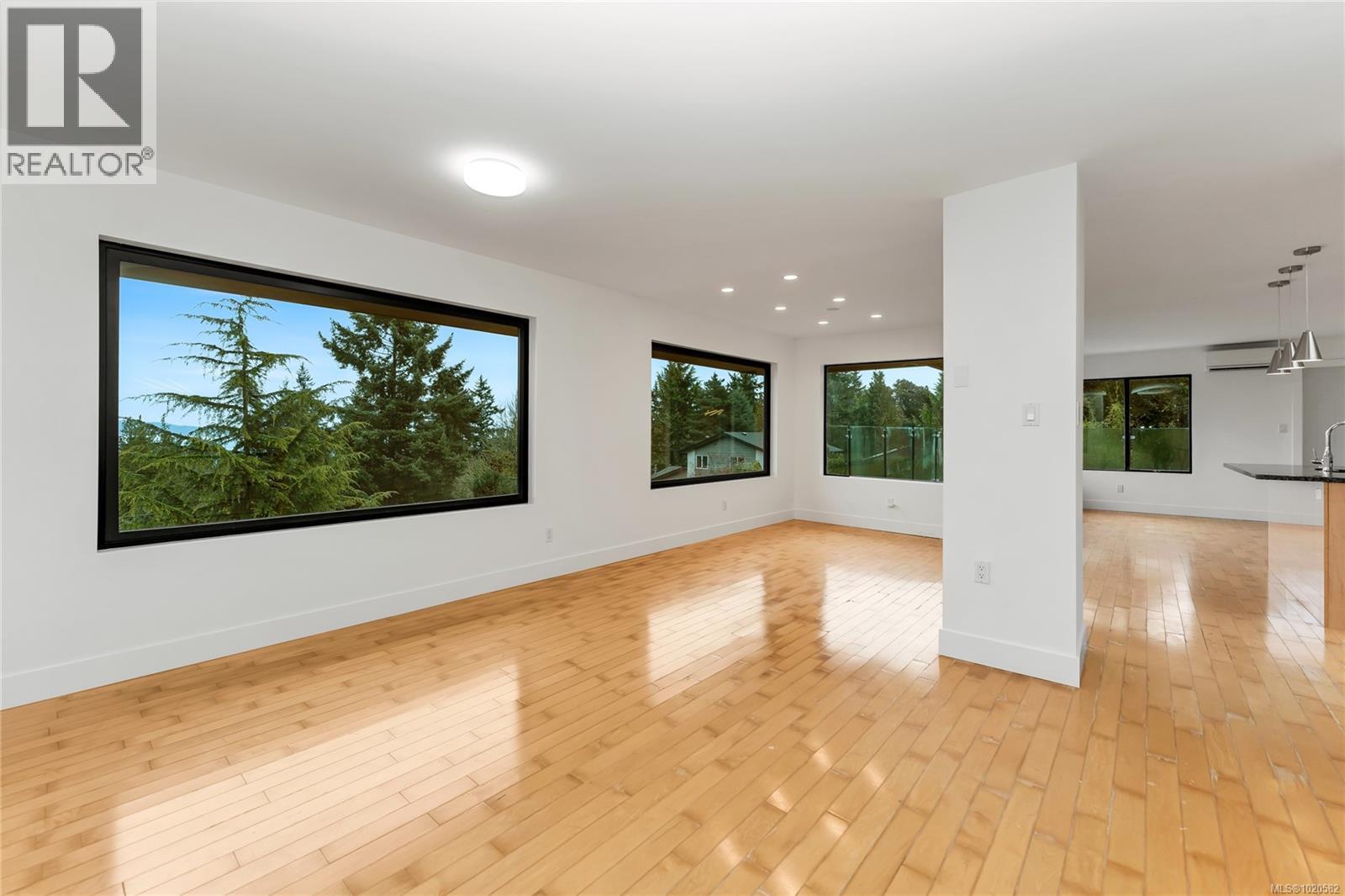 5198 Beckton Rd, Saanich