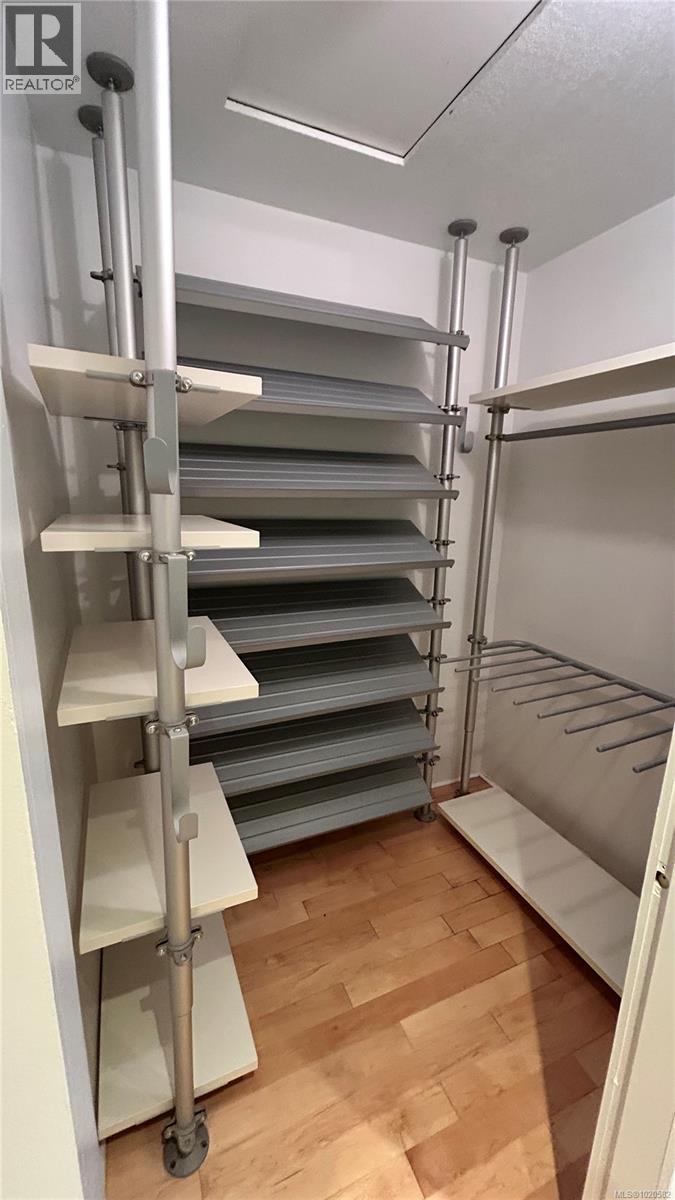 5198 Beckton Rd, Saanich