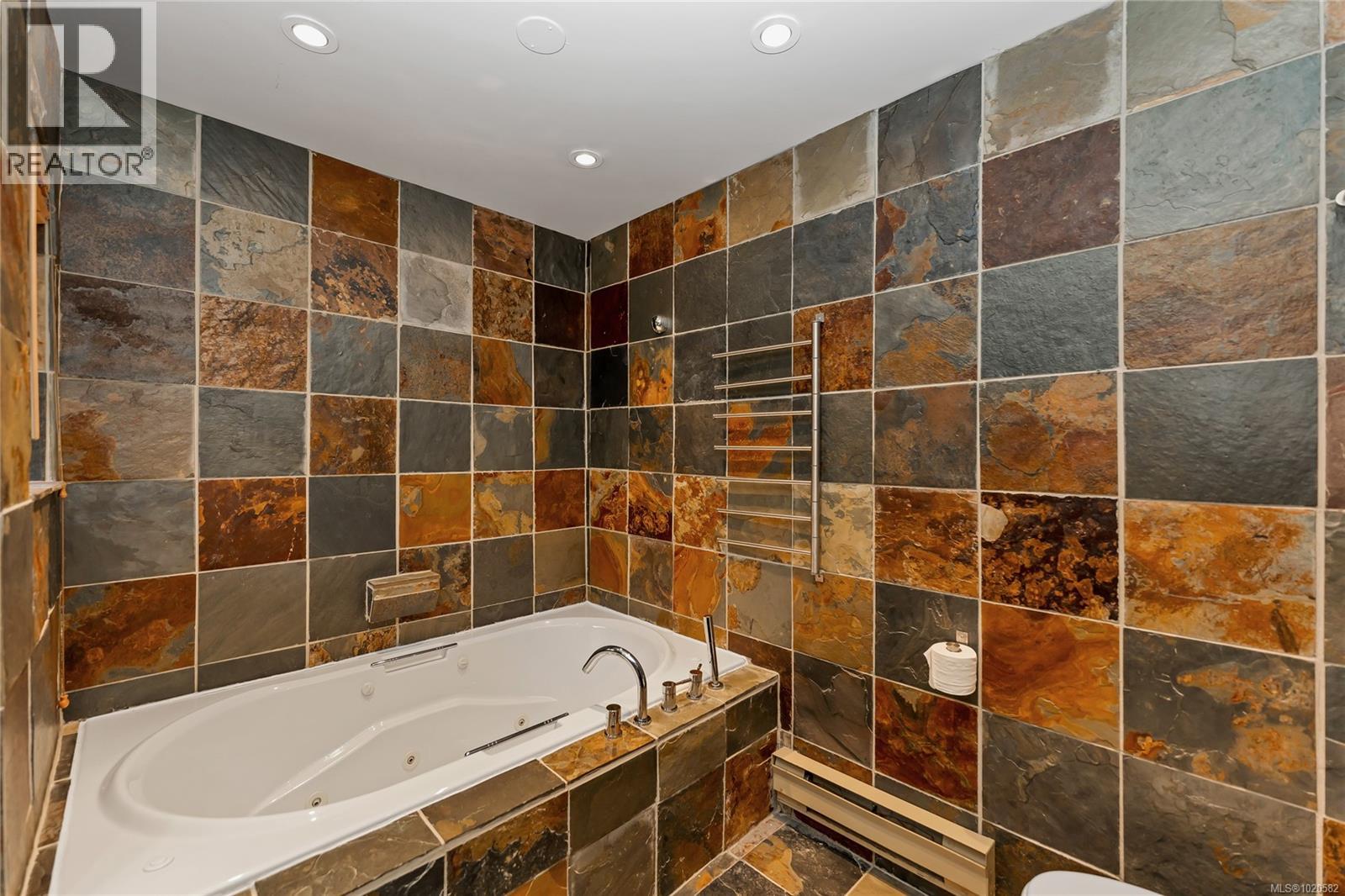 5198 Beckton Rd, Saanich