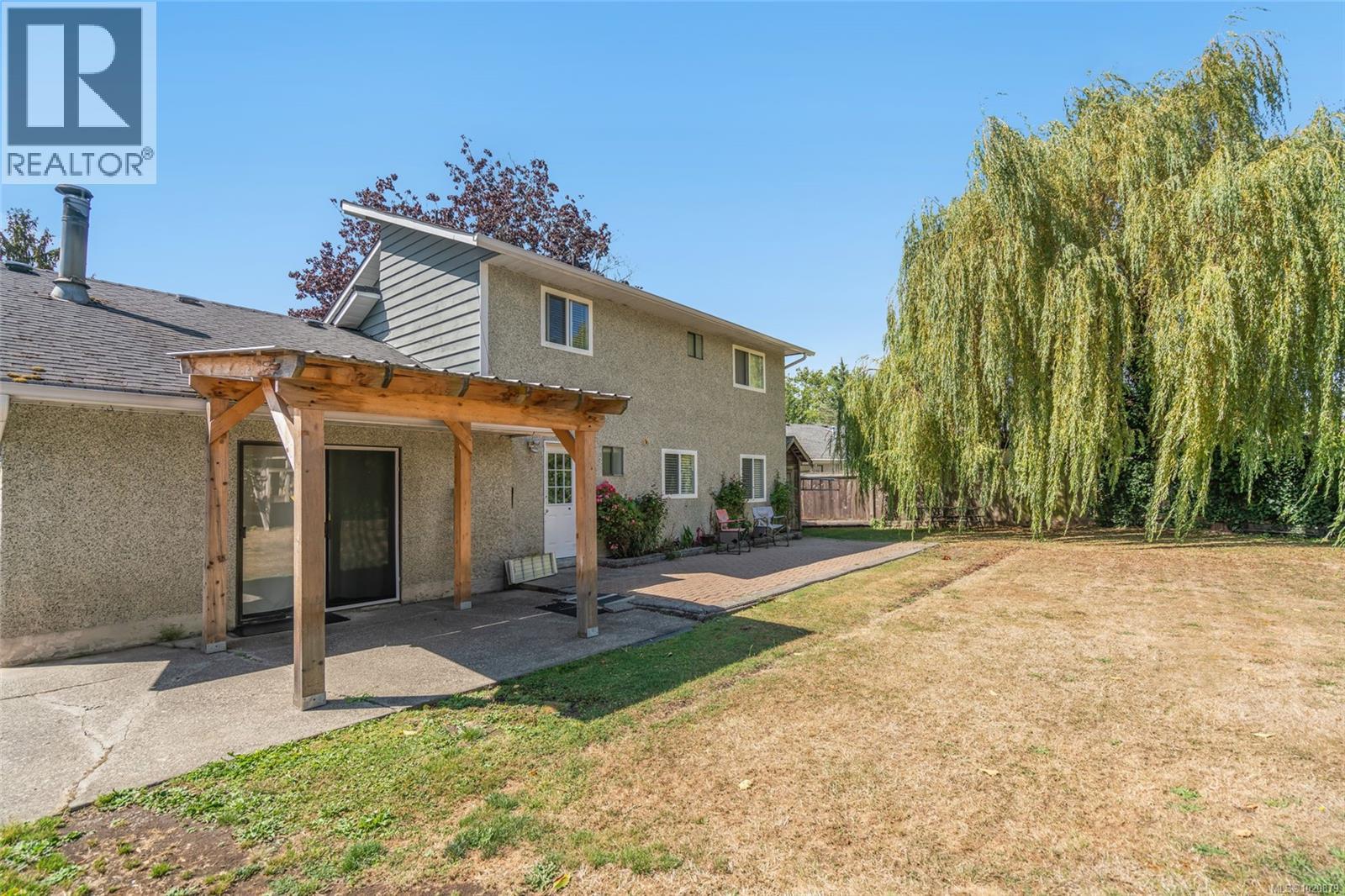 338 McKinnon St, Parksville