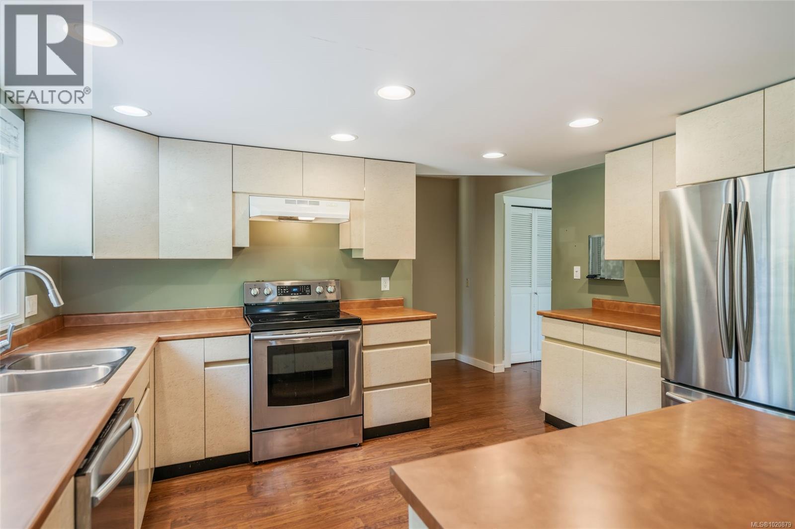 338 McKinnon St, Parksville