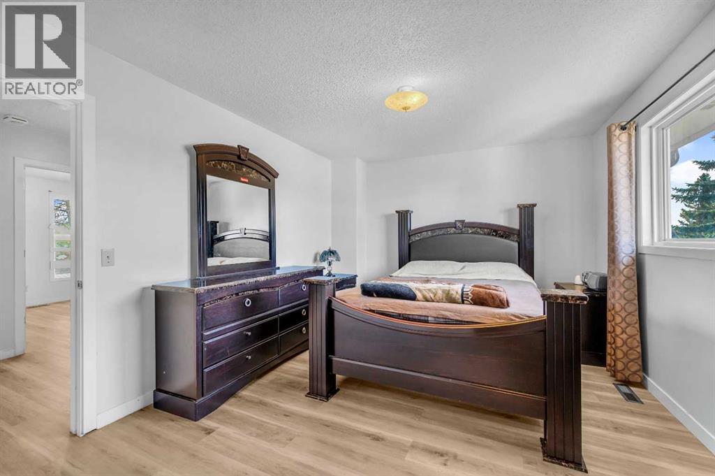 Single Family House for Sale in  Templehill Drive NE Temple Calgary 