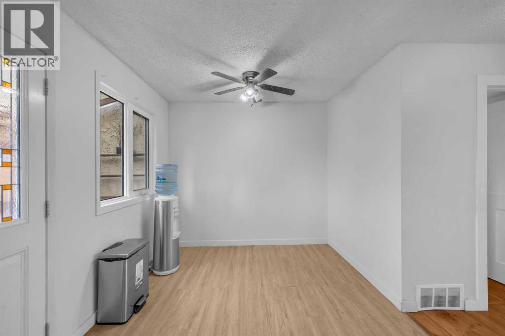 Single Family House for Sale in  Templehill Drive NE Temple Calgary 