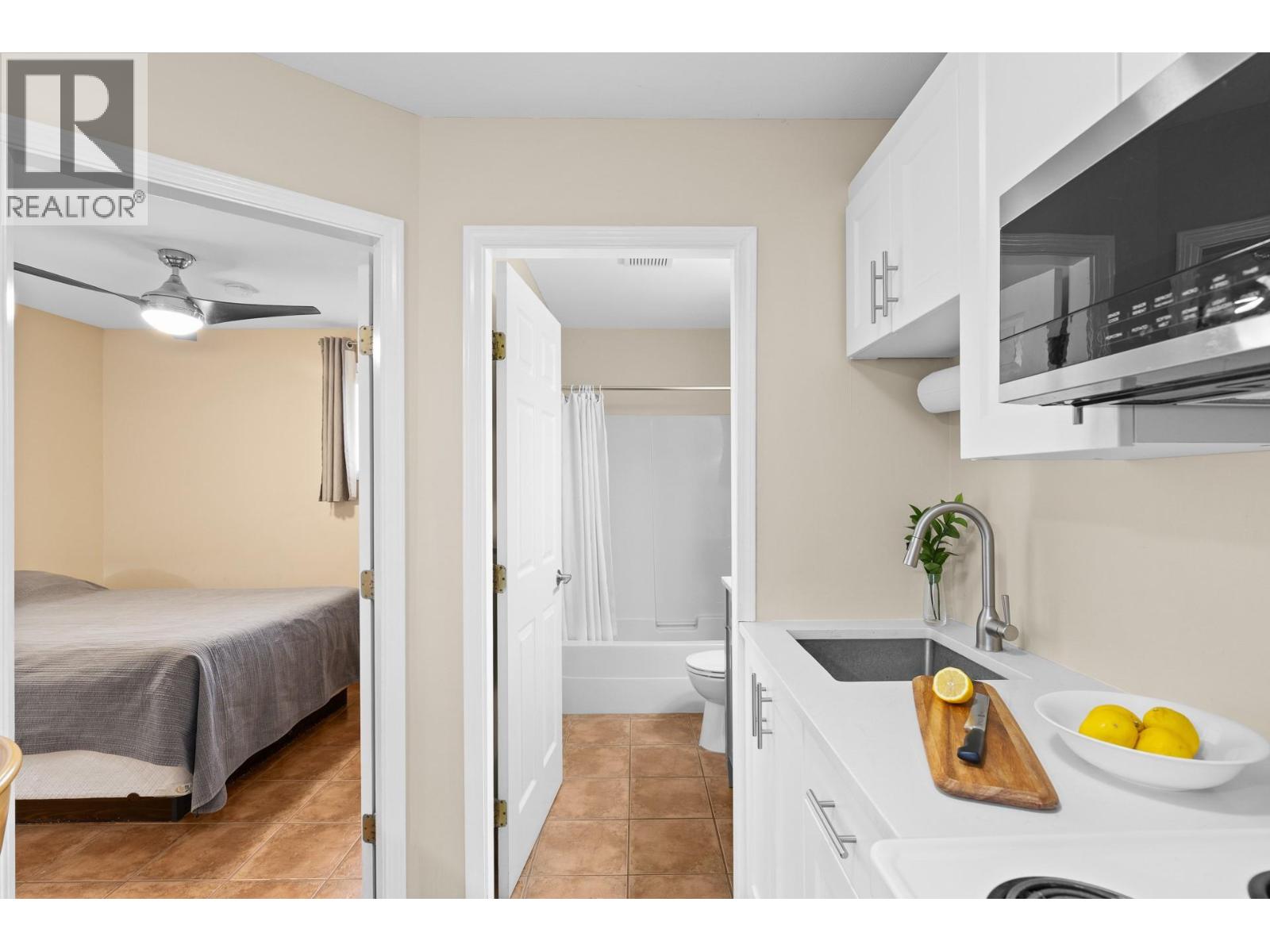 207 7310 Main Street, Osoyoos