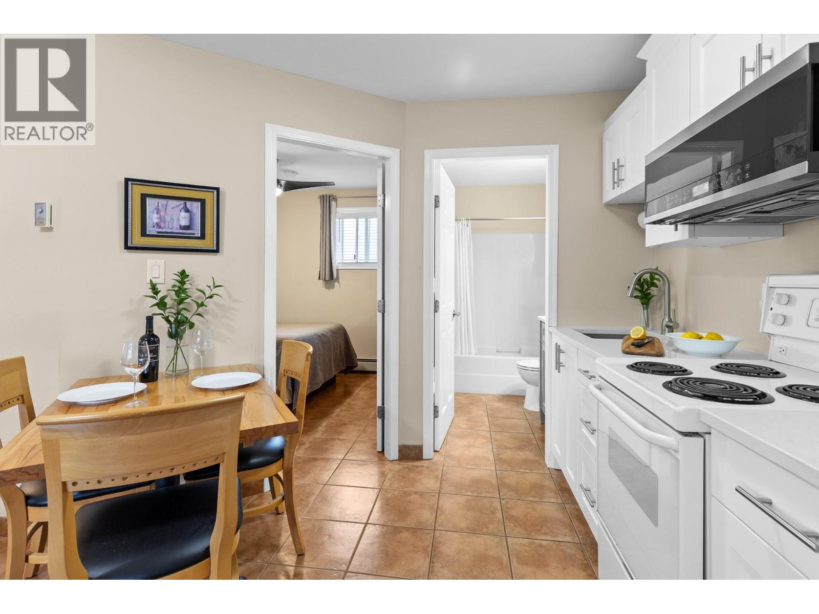 207 7310 Main Street, Osoyoos