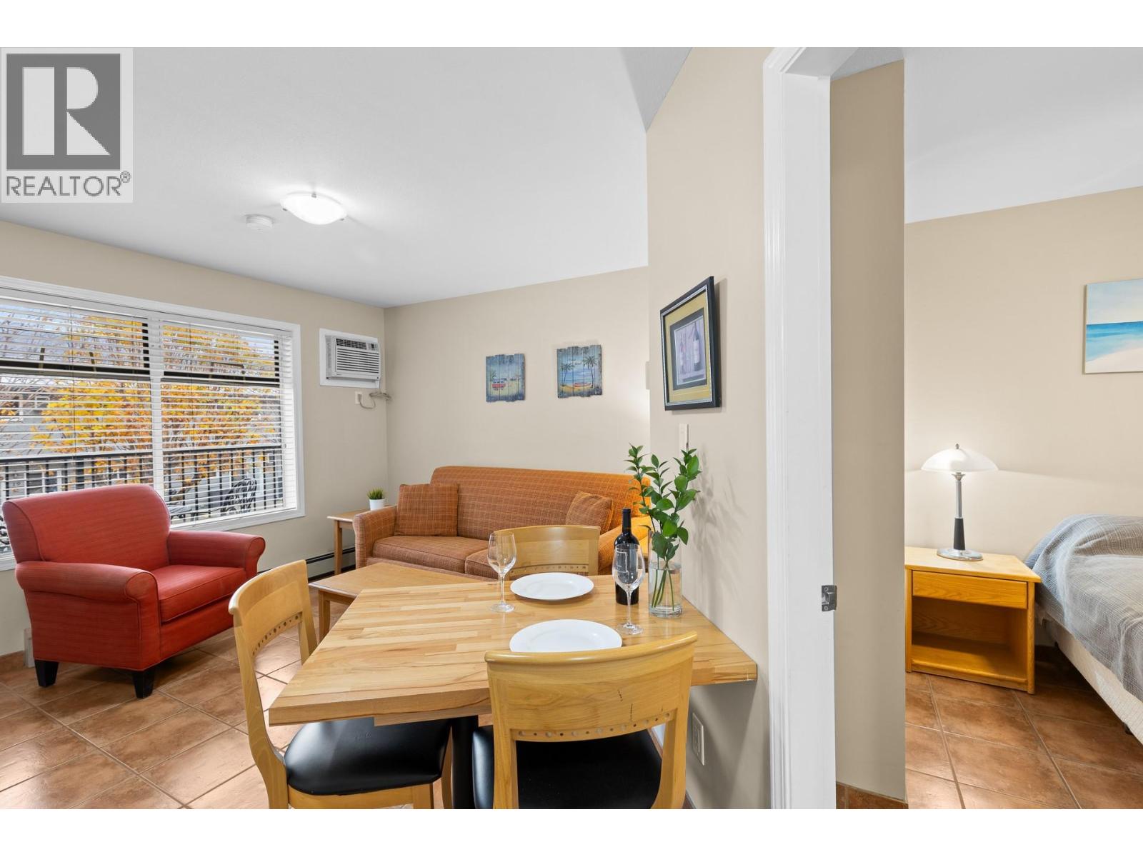 207 7310 Main Street, Osoyoos