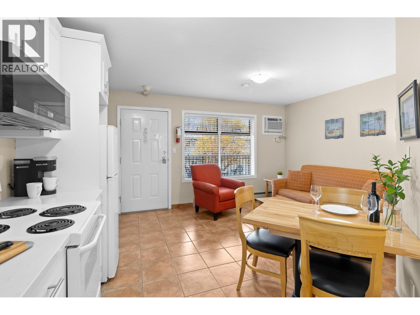 207 7310 Main Street, Osoyoos