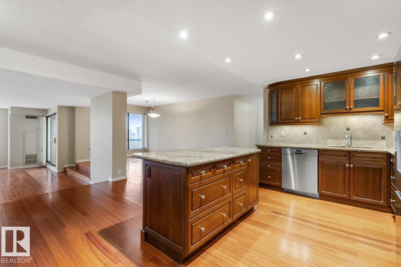 #1503 11503 100 AV NW, Edmonton