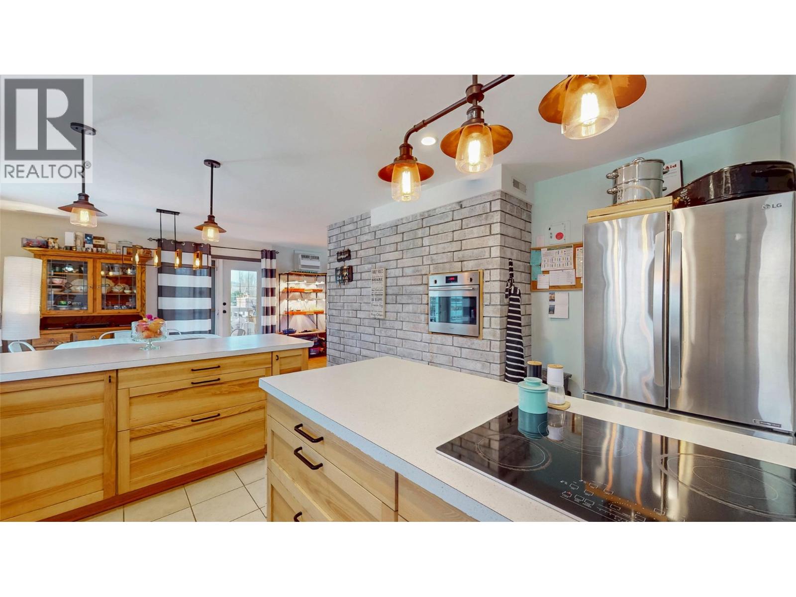 6743 Meadows Drive, Oliver